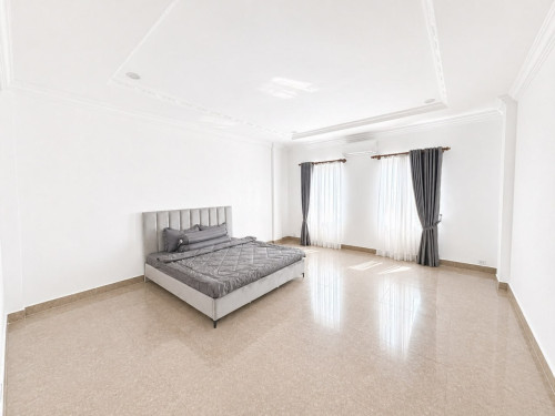 4BR Penthouse Fully furnished Serviced Apartment for rent in BKK1