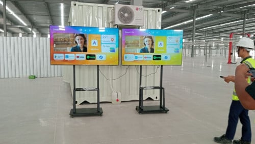 75 inch UHD 4k smart TV