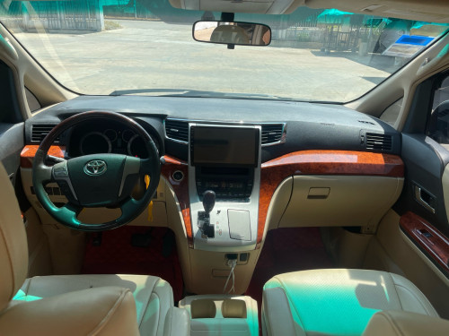 Alphard 2014