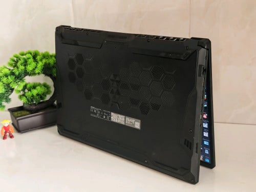 ASUS TUF Gaming F17 FX706HCB ( 98.99%)