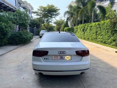 Audi A8L តួវែង 2013ដំបូលបើក 2 តង់ កៅអីម៉ាស្សា Full option VIP