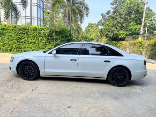 Audi A8L តួវែង 2013ដំបូលបើក 2 តង់ កៅអីម៉ាស្សា Full option VIP