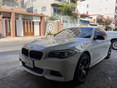 BMW 5 Series 2012 For Rent /出租