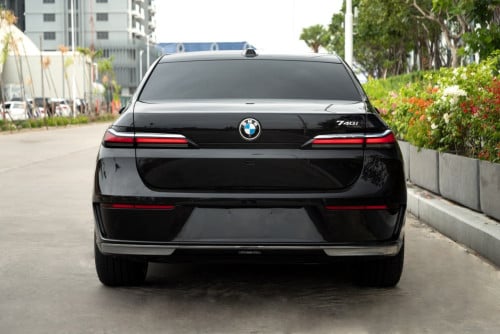 BMW 740i 2023 Plate number