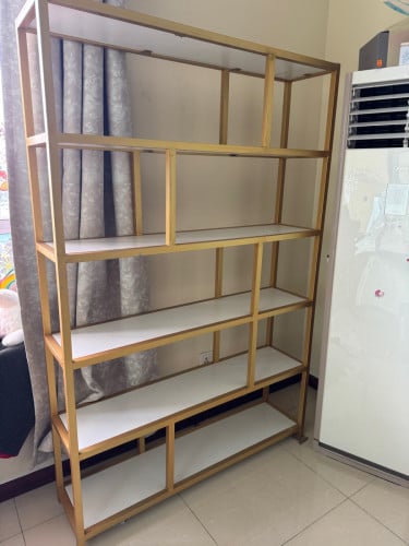 bookshelf