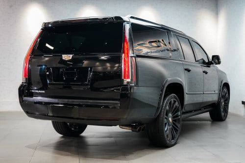 Cadillac Escalade 2016 V8 ទឹកនៅសុីន95%