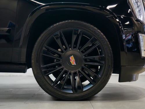 Cadillac Escalade 2016 V8 ទឹកនៅសុីន95%
