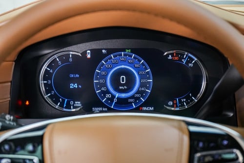 Cadillac Escalade 2016 V8 ទឹកនៅសុីន95%