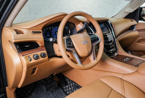 Cadillac Escalade 2016 V8 ទឹកនៅសុីន95%