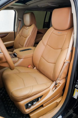 Cadillac Escalade 2016 V8 ទឹកនៅសុីន95%