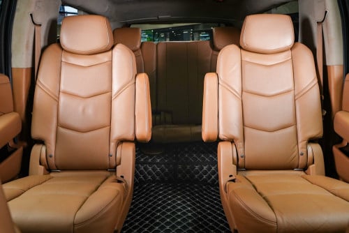 Cadillac Escalade 2016 V8 ទឹកនៅសុីន95%