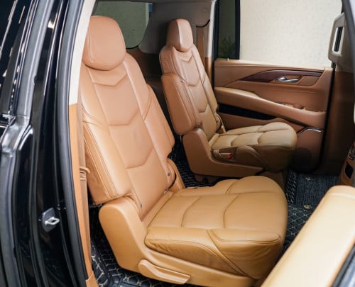Cadillac Escalade 2016 V8 ទឹកនៅសុីន95%