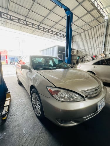 Camry 04 XLE សាងបាន