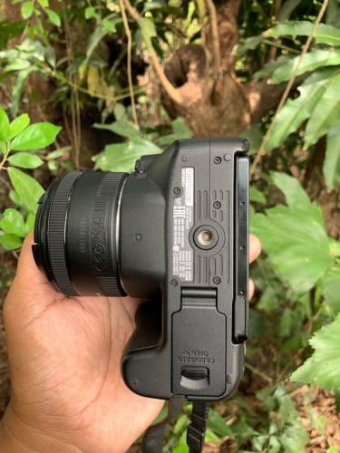 Canon 200D + Lens 50mm 1.8 STM