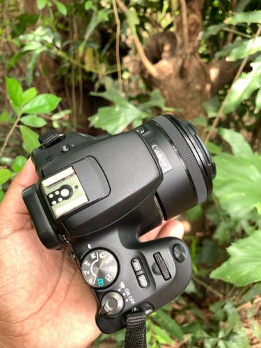 Canon 200D + Lens 50mm 1.8 STM