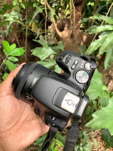 Canon 200D + Lens 50mm 1.8 STM