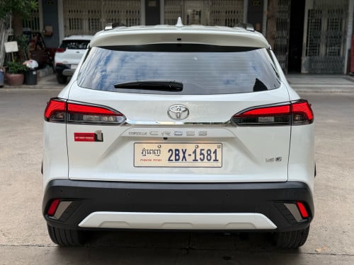 corolla . cross.  ឆ្នាំ​ -023 - full  . ទឹក​ថ្នាំ​ សុីនមួយជុំ​