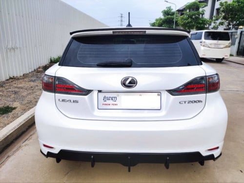 CT 200h 2012 For Rent /出租