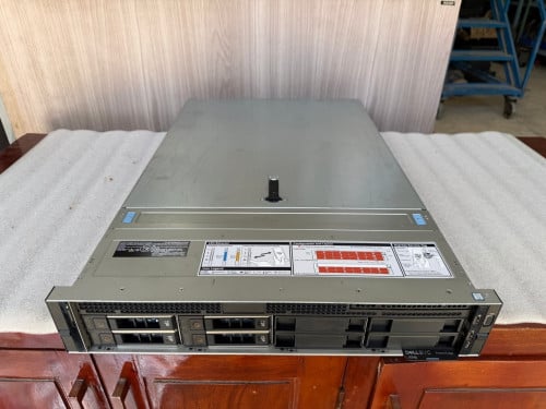 Dell Poweredge R740