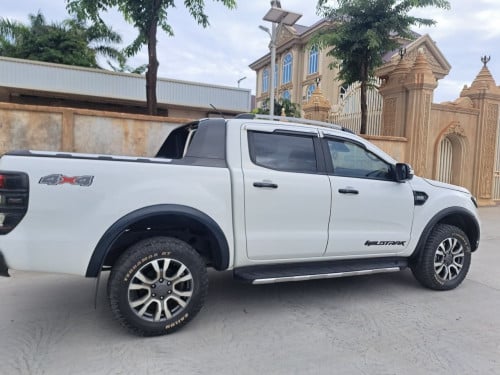 Ford Wildtrak 019 9ម៉ឺនគីឡូ ហ្ស៊ីនមួយជុំ