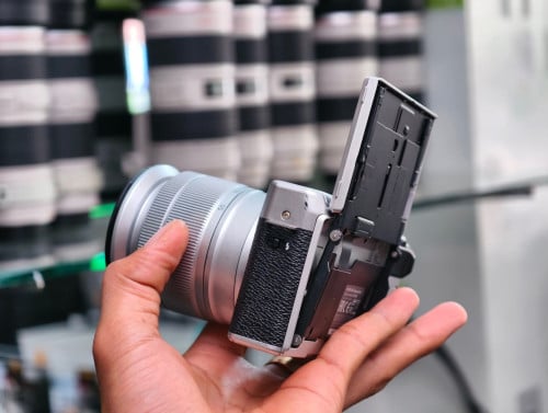 Fujifilm X-A10
