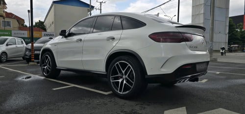 GLE.43 AMG FULL-OPTION FOR SALE ON SPECIAL PRICE