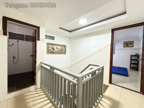 Ground Floor 3 Bedrooms House For Rent In Phsar Daeum Thkov Area