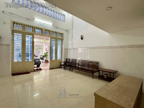 Ground Floor 3 Bedrooms House For Rent In Phsar Daeum Thkov Area