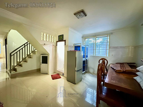 Ground Floor 3 Bedrooms House For Rent In Phsar Daeum Thkov Area
