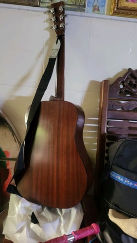 Guitar kawai  មួយទឹកជប៉ុន