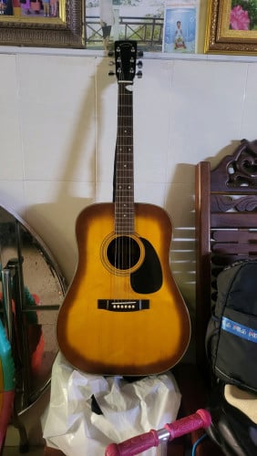 Guitar kawai  មួយទឹកជប៉ុន