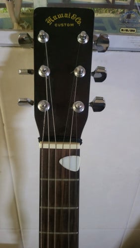 Guitar kawai  មួយទឹកជប៉ុន