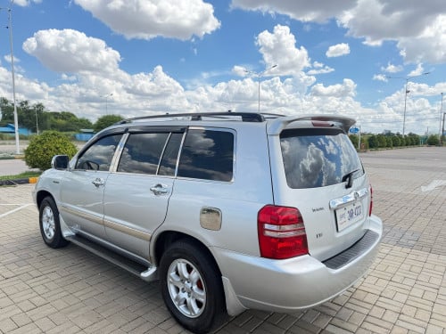 Highlander 6ម៉ាសុីនប៉ុង1ពណ៍ទឹកប្រាក់ ឆ្នាំ2002