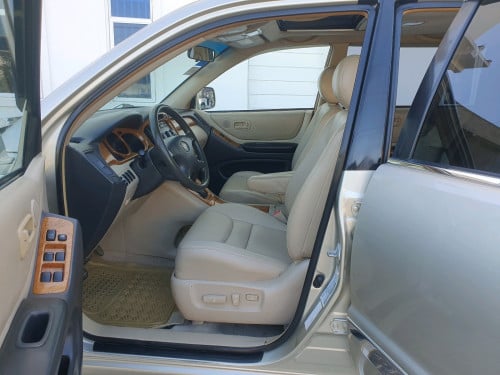 Highlander V6 2002 ប៉ុង2 ប្រភេទឡានស្អាត