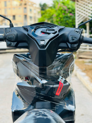 HONDA BEAT 022 ក្រុមហ៊ុន ម៉ាស៊ីនតាន់ហាប់នែនស្ងាត់ស្អាតជិះស្រួលស្ទុះខ្លាំងមិនលាន់មិនហុយមានពន្ធកាតគ្រឺ