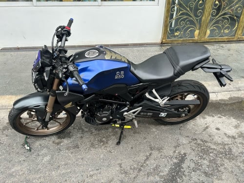 Honda CB 250cc មានពន្ធ