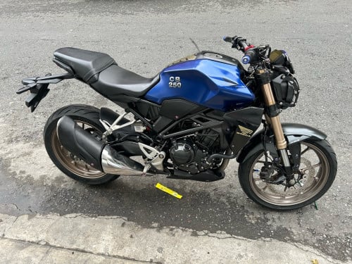 Honda CB 250cc មានពន្ធ