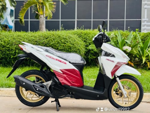 HONDA CLICK 017ក្រុមហ៊ុនNCX ម៉ាសុីនតាន់ហាប់នែនស្ងាត់ជិះស្រួលស្ទុះខ្លាំងមិនលាន់មិនហុយមានពន្ធកាតគ្រឺ