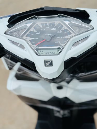 HONDA CLICK 017ក្រុមហ៊ុនNCX ម៉ាសុីនតាន់ហាប់នែនស្ងាត់ជិះស្រួលស្ទុះខ្លាំងមិនលាន់មិនហុយមានពន្ធកាតគ្រឺ