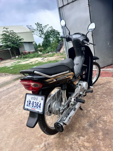 honda dream 019មានពន្ធត្រឹមត្រូវ ម៉ាស៊ីនស្អាត ជិះស្រួល ប្រព័ន្ធភ្លេីងគ្រប់ 1250$ដាច់ហេីយបាទ