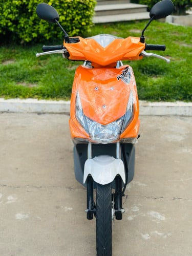 HONDA ICON 012 ក្រុមហ៊ុន ម៉ាសុីនតាន់ហាប់នែនស្ងាត់ជិះស្រួលស្ទុះធានាមិនលាន់មិនហុយមានពន្ធកាតគ្រឺហ្សីន