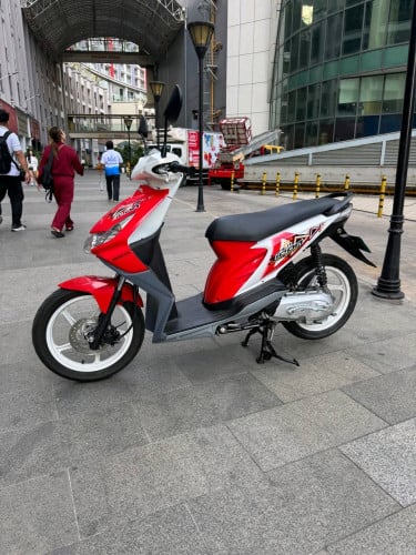 Honda icon 2012