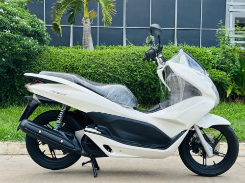 HONDA PCX 012ជប៉ុនសុទ្ធ100% កម្លាំង125cc ម៉ាស៊ីនតាន់ហាប់នែនស្ងាត់ជិះស្រួលស្ទុះខ្លាំងមានពន្ធ