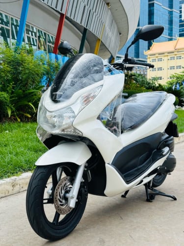 HONDA PCX 012ជប៉ុនសុទ្ធ100% កម្លាំង125cc ម៉ាស៊ីនតាន់ហាប់នែនស្ងាត់ជិះស្រួលស្ទុះខ្លាំងមានពន្ធ