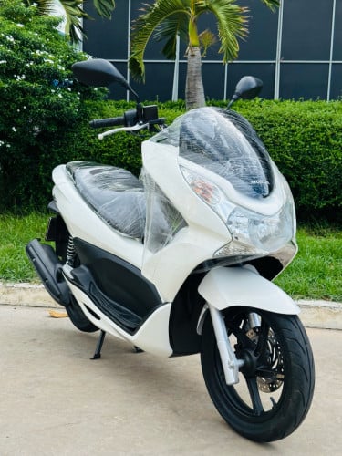 HONDA PCX 012ជប៉ុនសុទ្ធ100% កម្លាំង125cc ម៉ាស៊ីនតាន់ហាប់នែនស្ងាត់ជិះស្រួលស្ទុះខ្លាំងមានពន្ធ