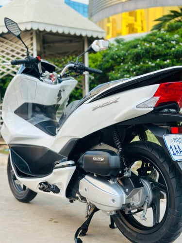 Honda PCX 016ជប៉ុនសុទ្ធ100%កម្លាំង125ccម៉ាសុីនតាន់ហាប់នែនស្ងាត់ជិះស្រួលស្ទុះសំណុំហ្សីន95%មានពន្ធកាត