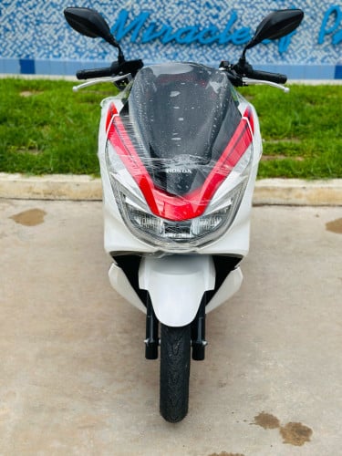 HONDA PCX 017 ជប៉ុនសុទ្ធ100% កម្លាំង125cc ម៉ាសុីនតាន់ហាប់នែនសំណុំហ្សីន95%មានពន្ធកាតគ្រឺហ្សីន