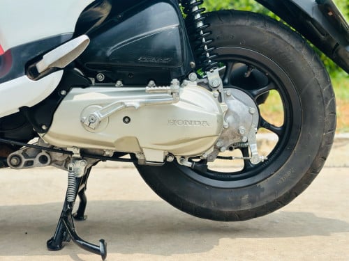 HONDA SCOOPY 015 ម៉ាសុីនតាន់ហាប់នែនជិះស្រួលមិនលាន់មិនហុយមានពន្ធកាតគ្រឺហ្សីន
