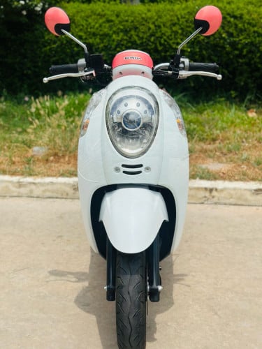 HONDA SCOOPY 015 ម៉ាសុីនតាន់ហាប់នែនជិះស្រួលមិនលាន់មិនហុយមានពន្ធកាតគ្រឺហ្សីន