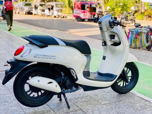 Honda Scoopy 023